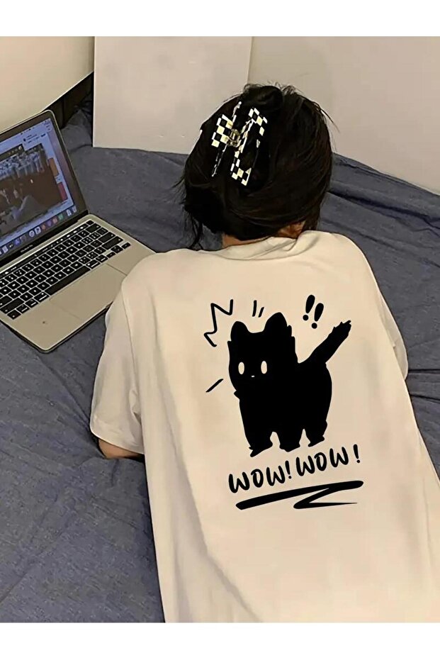 تي شيرت أبيض للجنسين بطبعة خلفية Wow Cat