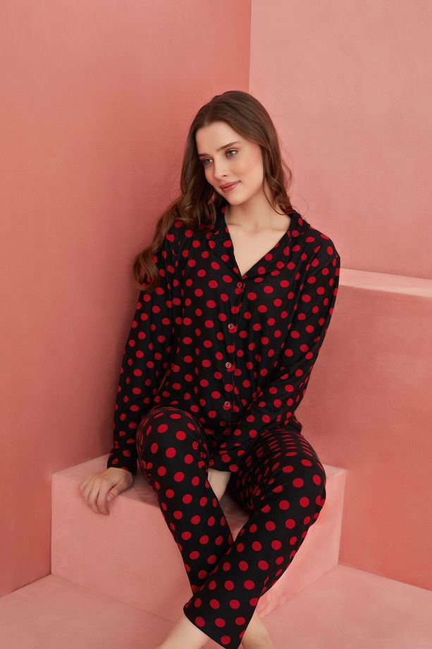 Siyah Puantiye Desenli Önden Düğmeli Süet Pijama Takım - 1