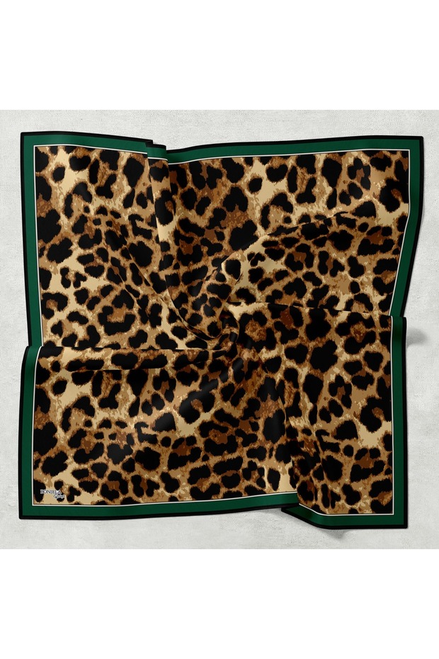 Soft Scarf Hand-Sewn Leopard Pattern
