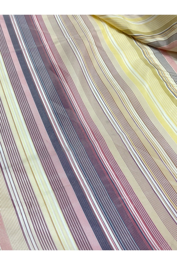 Patterned Imported Lining/ Jacket Coat Lining/ Width: 1.40 cm / Length 1 Meter - 8