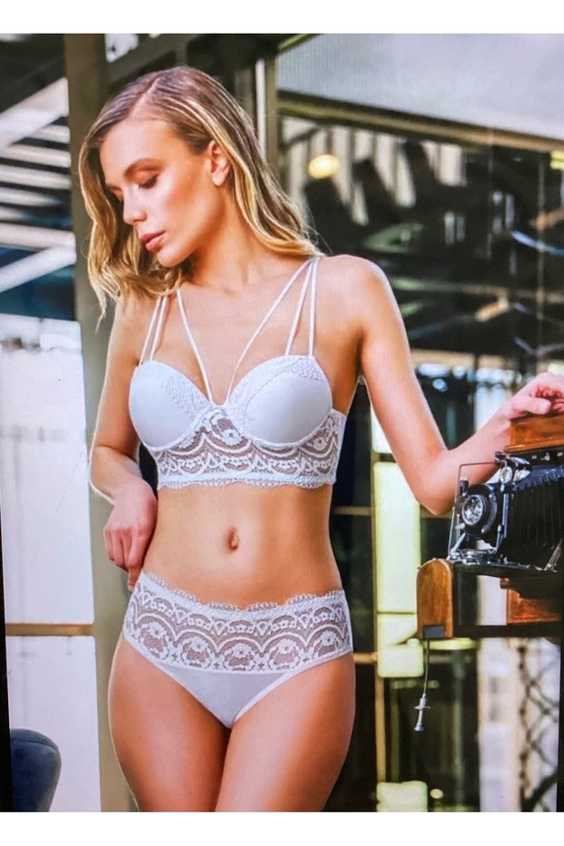طقم حمالة صدر مدعومة من Bushra Underwire