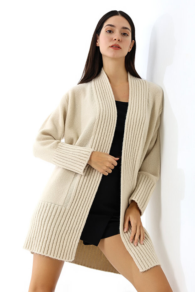 Women's Beige Oversized Wide Fit Soft Textured Pocketed Knitwear Cardigan