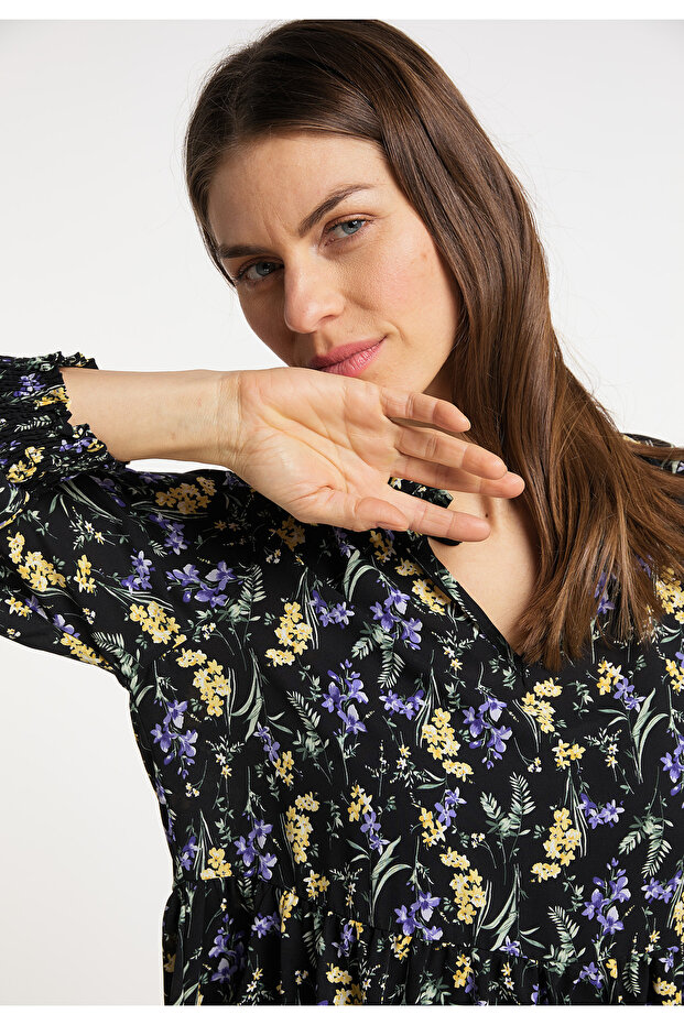 Kleid mit Blütenprint - 5