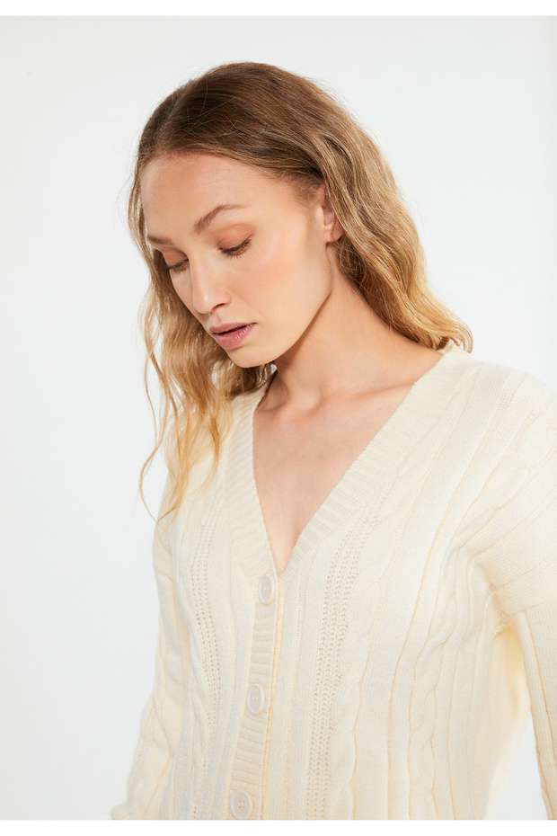 Strickjacke mit Knöpfen - 5