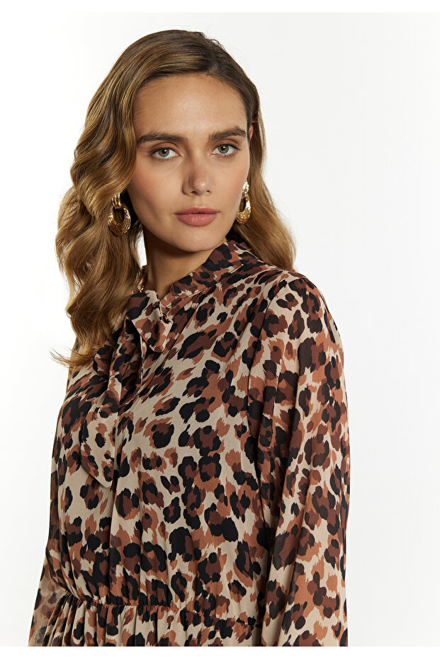 Kleid mit Leoprint - 5