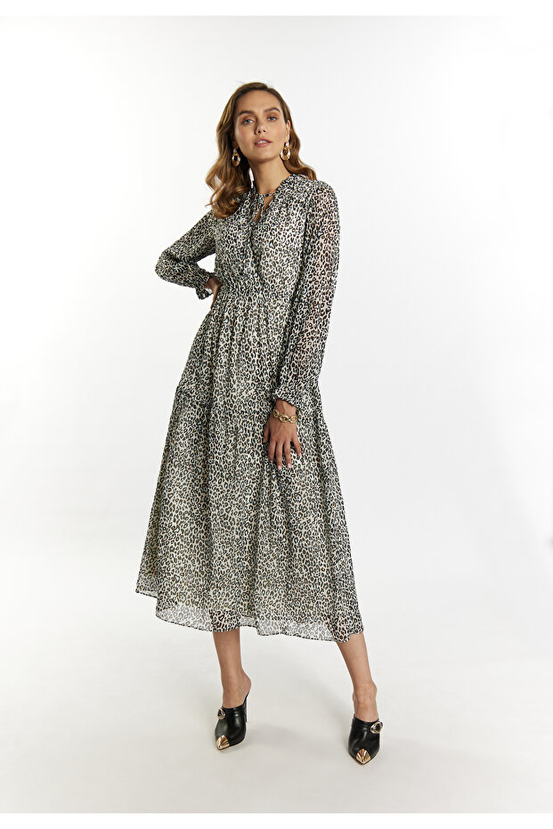 Maxikleid mit Leoprint - 1