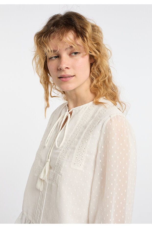 Blusenshirt mit Spitze - 5