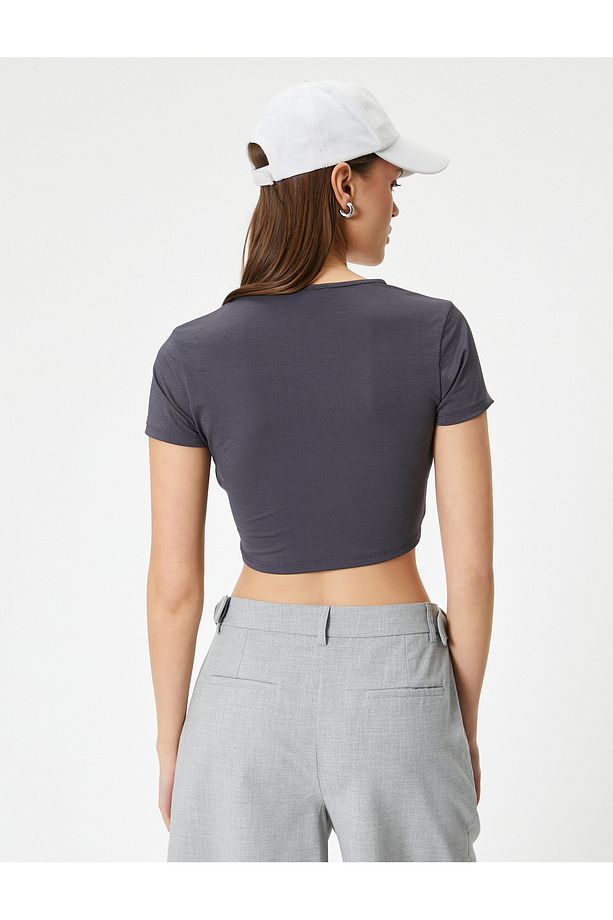Soyut Desenli Crop Tişört Kısa Kollu Bisiklet Yaka Slim Fit - 4