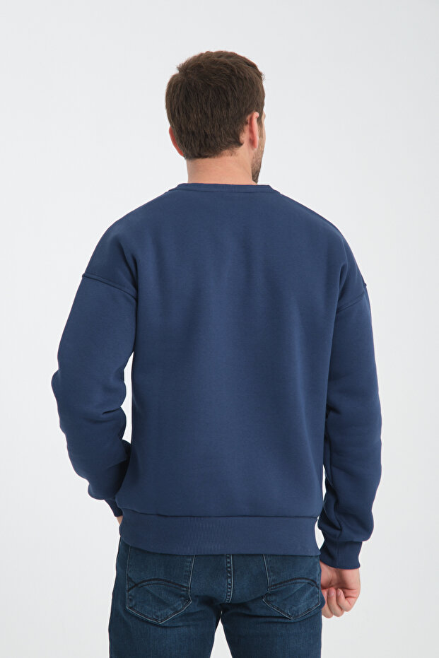 سويت شيرت رجالي أساسي مطرز برقبة دائرية مقاس كبير - 6