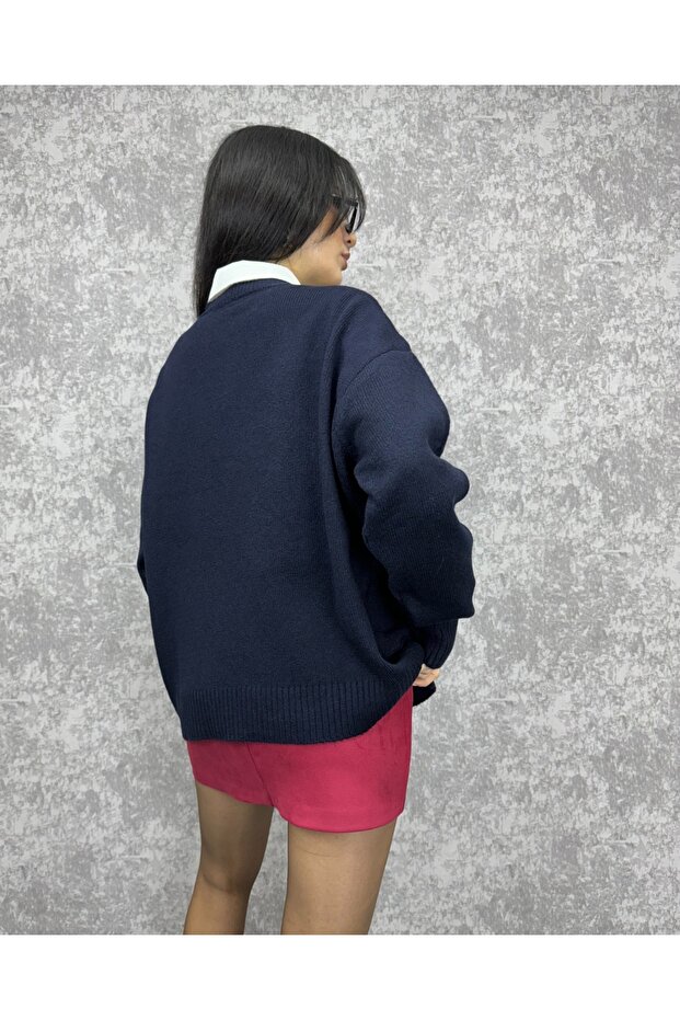 سترة أساسية كبيرة الحجم برقبة دائرية - 8