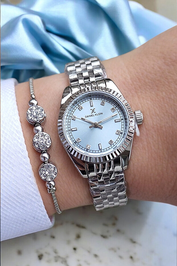 27mm Mini Case Light Blue Dial Metallic Stylish Women's Wristwatch with Rhinestone Bracelet Gift