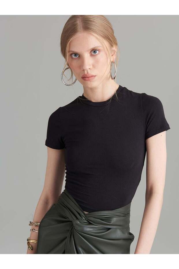 Bisiklet Yaka Basic Crop T-Shirt - Siyah - 1