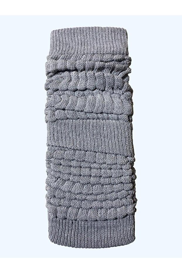 جوارب نسائية باللون الرمادي