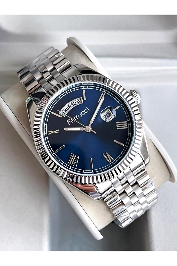 Internal Functions Active Calendar and Day 30m Water Resistant Steel Strap Men's Wristwatch Efc.1