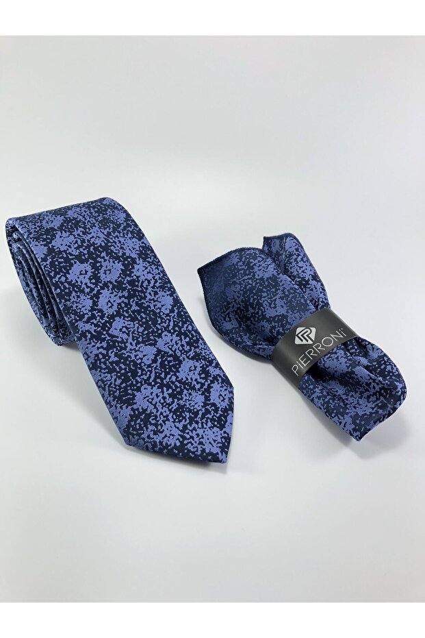 ربطة عنق بنمط أزرق داكن مع منديل - 1