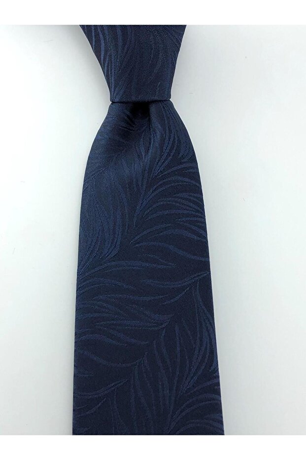 ربطة عنق منقوشة باللون الأزرق الداكن - 2