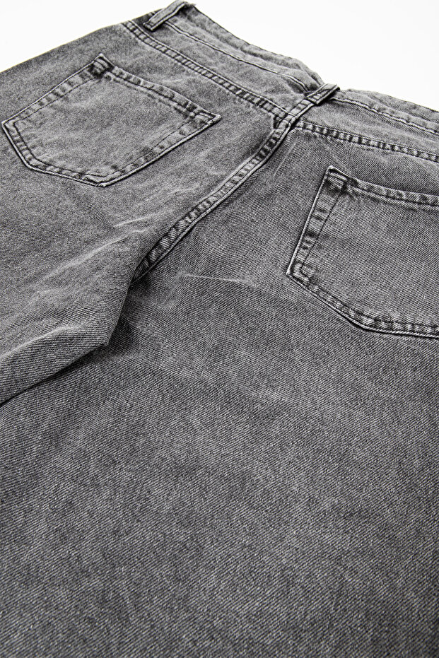 Gray Washed Basic Jeans - 6
