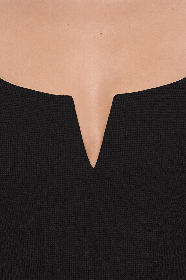 V Dekolteli Pike Mayo - 5