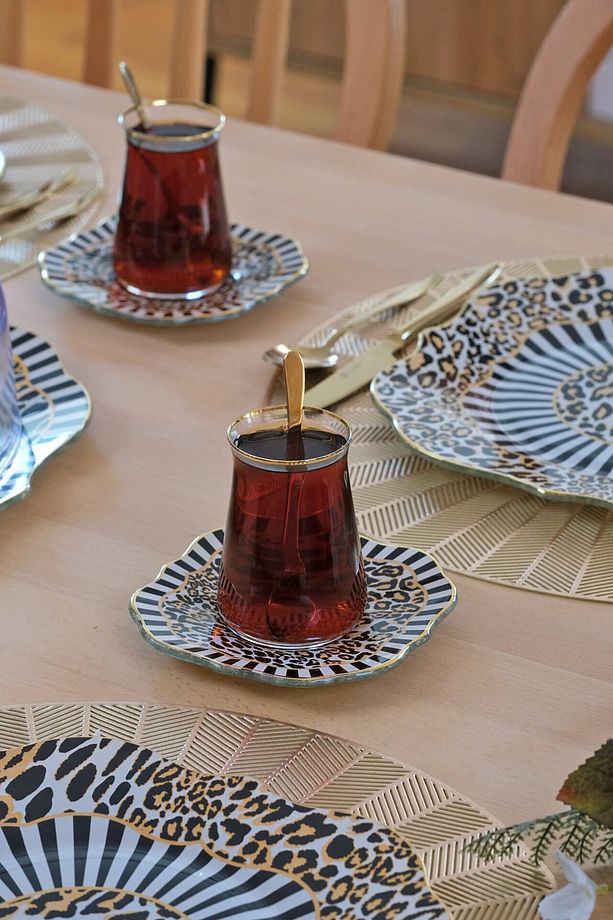 Leopard Altın Yaldızlı 6 Kişilik Cam Çay Tabağı Takımı - 5