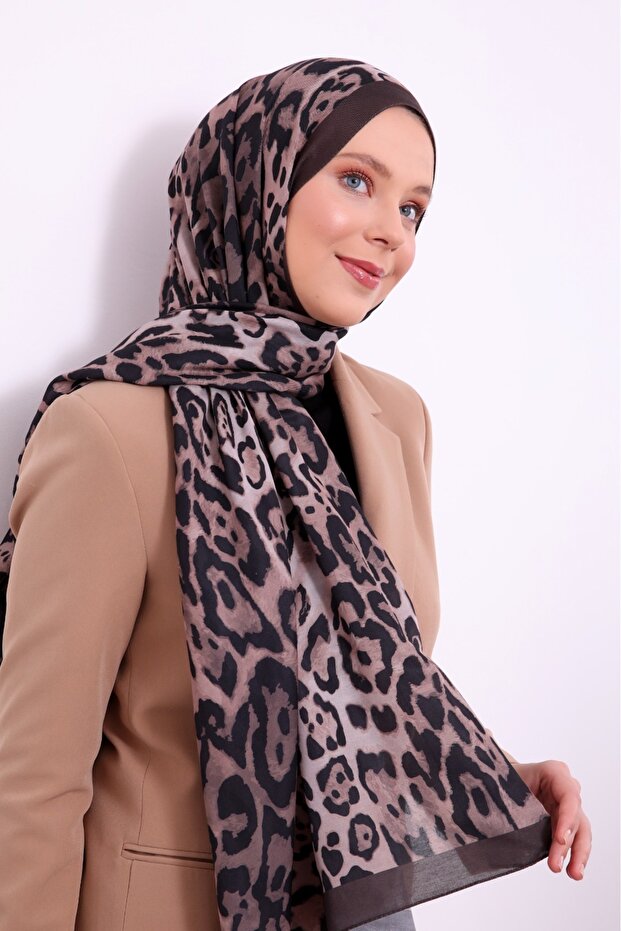 Leopard Patterned Soft Shawl - 1