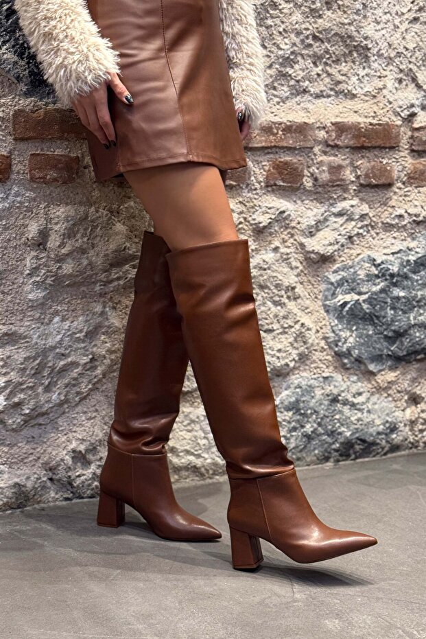 Berny Tan Matt hegyes orrú női sarkú csizma - 5