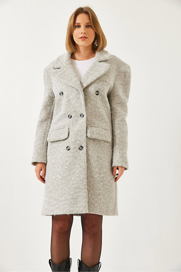 Damski płaszcz z sześcioma kieszeniami zapinanymi na guziki 60261121 - 6