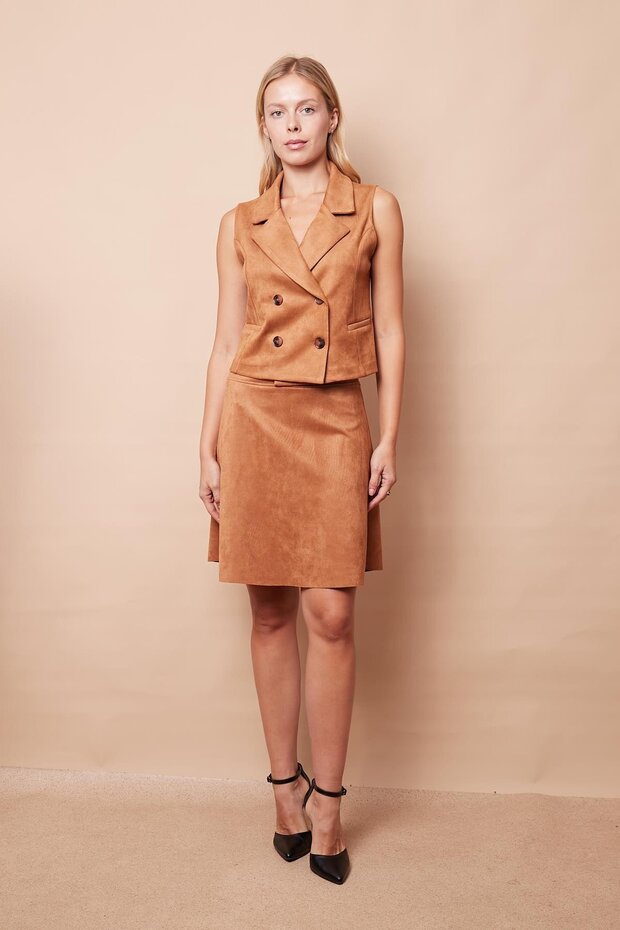 Lightweight Lycra Suede Fabric High Waist Above Knee Short Kilos Skirt-Camel