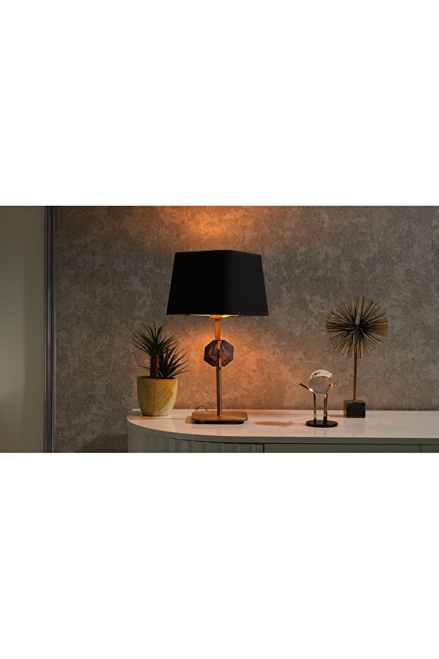 Lampadar Rante, Cupru'yu scurt etti - 1