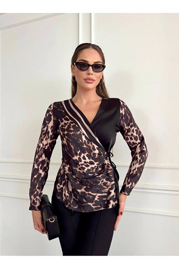 بلوزة من الساتان مزدوجة الصدر بنمط ليو - 1