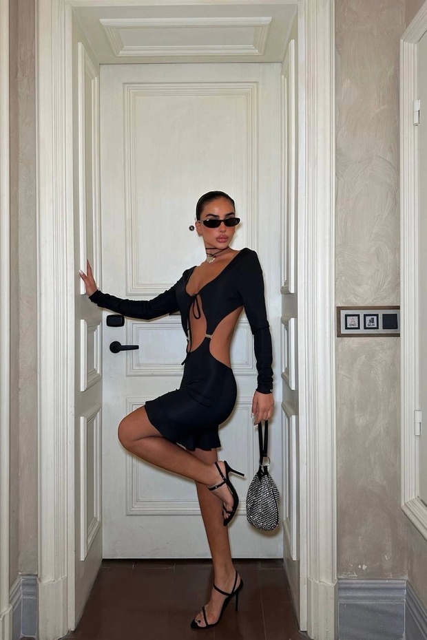Rochie neagră cu cârlig - 6