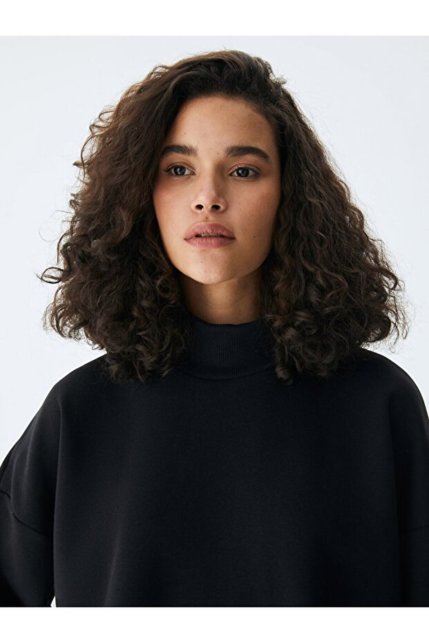 Slogan Baskılı Dik Yaka Siyah Sweatshırt - 4