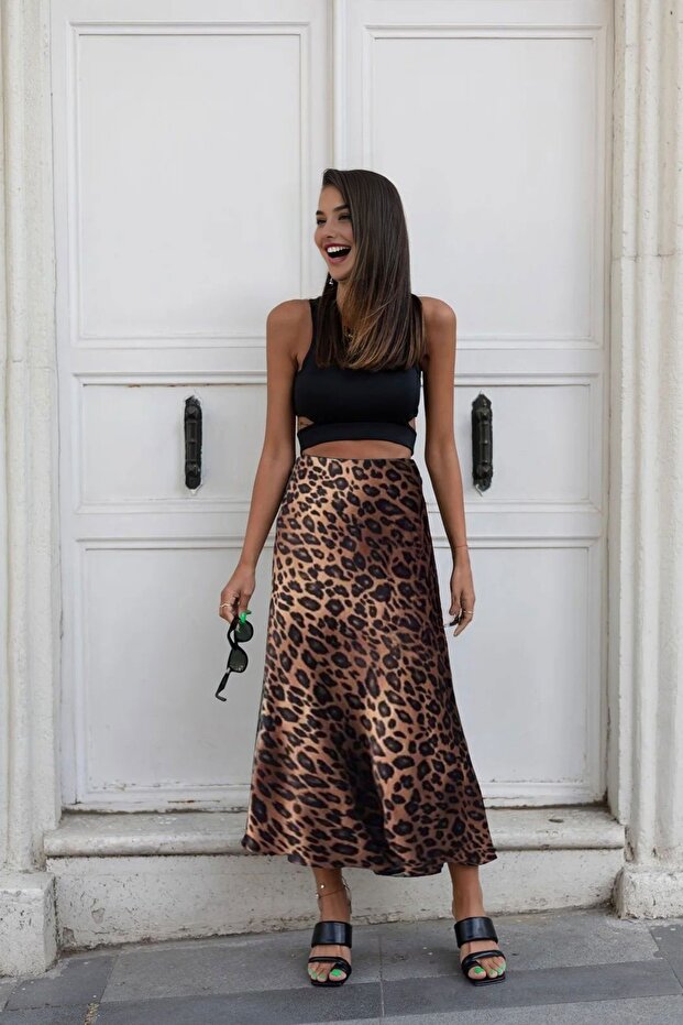 Magas derekú leopárdmintás szatén midi szoknya - gumírozott és cipzáras, 85 cm - 3