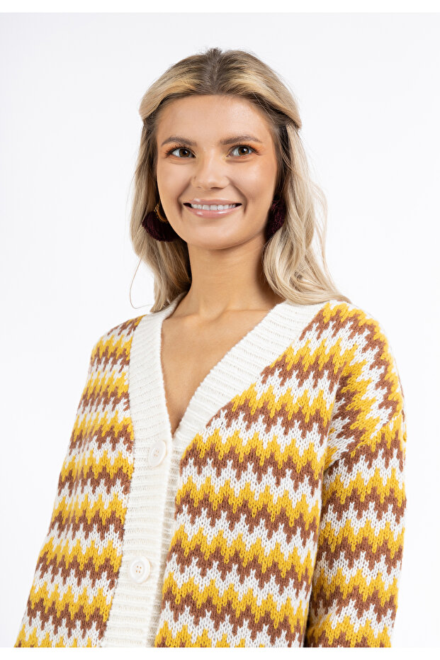 Strickjacke mit Knöpfen - 5