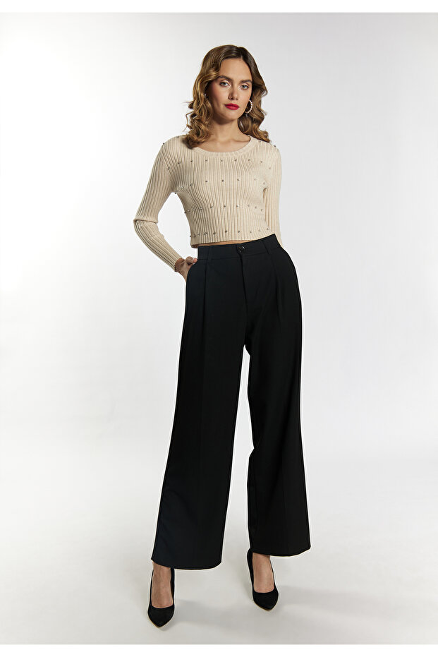 Pullover mit Strass-Steinen - 1