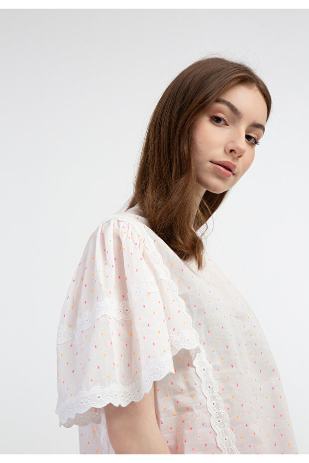 Bluse mit Spitze - 5