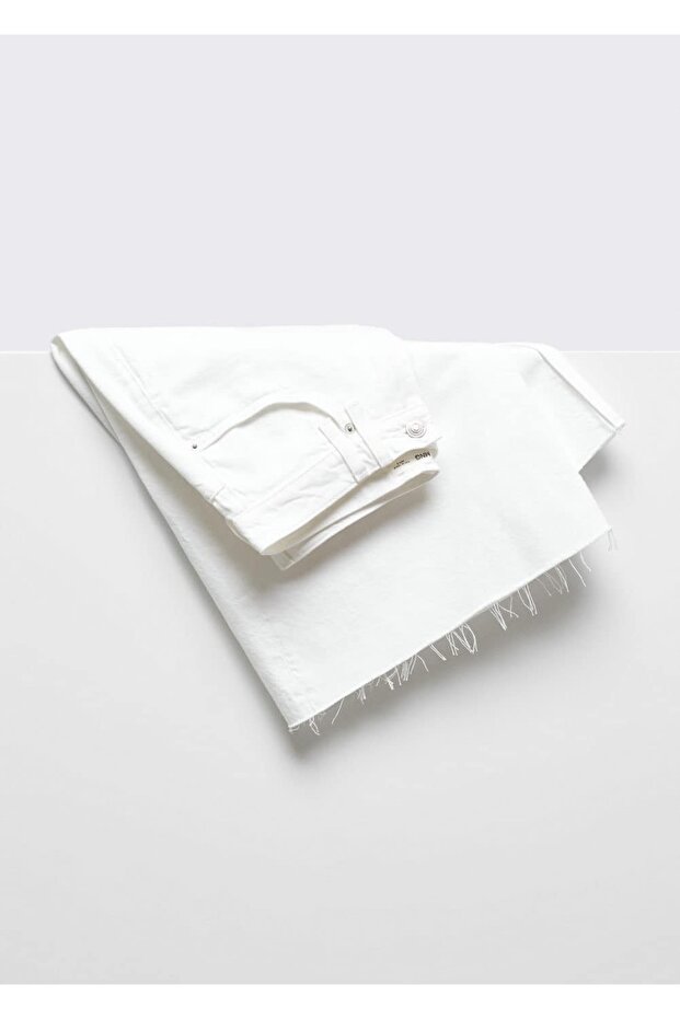 Paçaları dikişsiz denim bermuda şort - 5