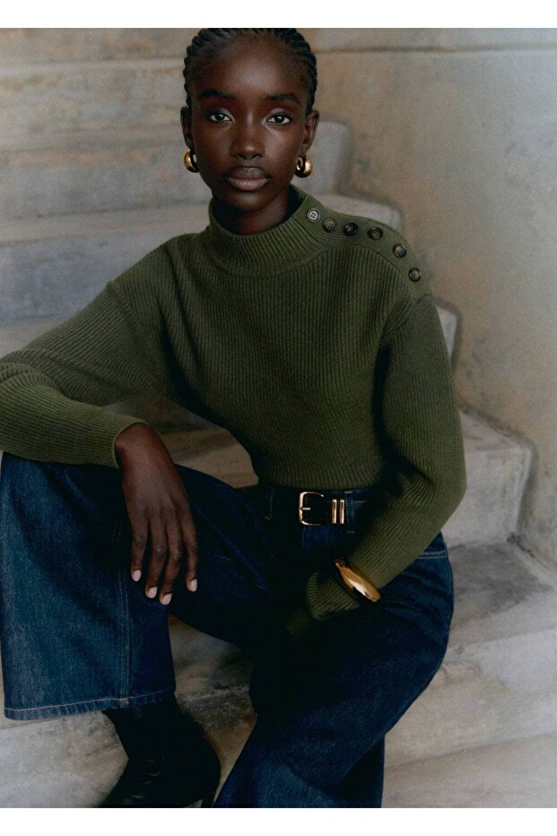 Omuzları düğmeli fitilli kazak - 8