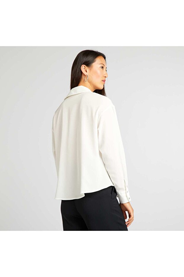 بلوزة بيضاء فضفاضة - 3