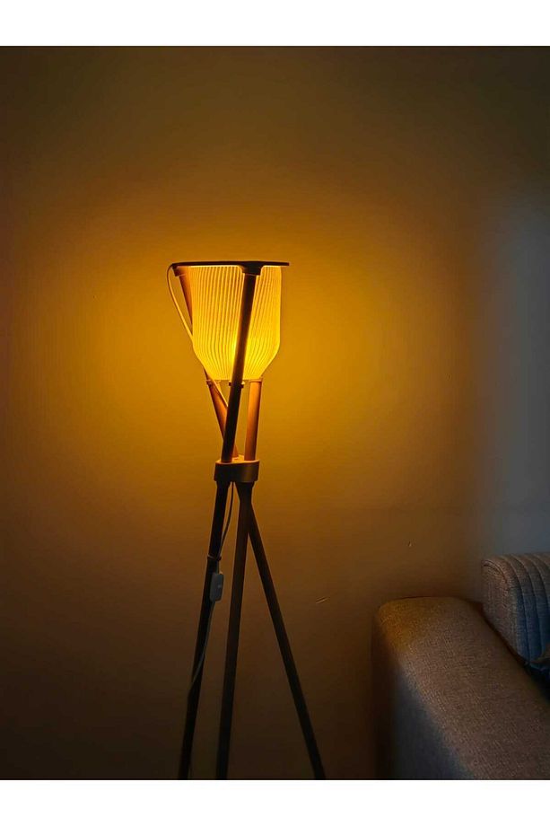 Natura Ahşap Ayaklı Modern Tripod Lambader, 3 Boyutlu Yazıcı ile Üretilen Doğa Dostu Şık Aydınlatma - 3