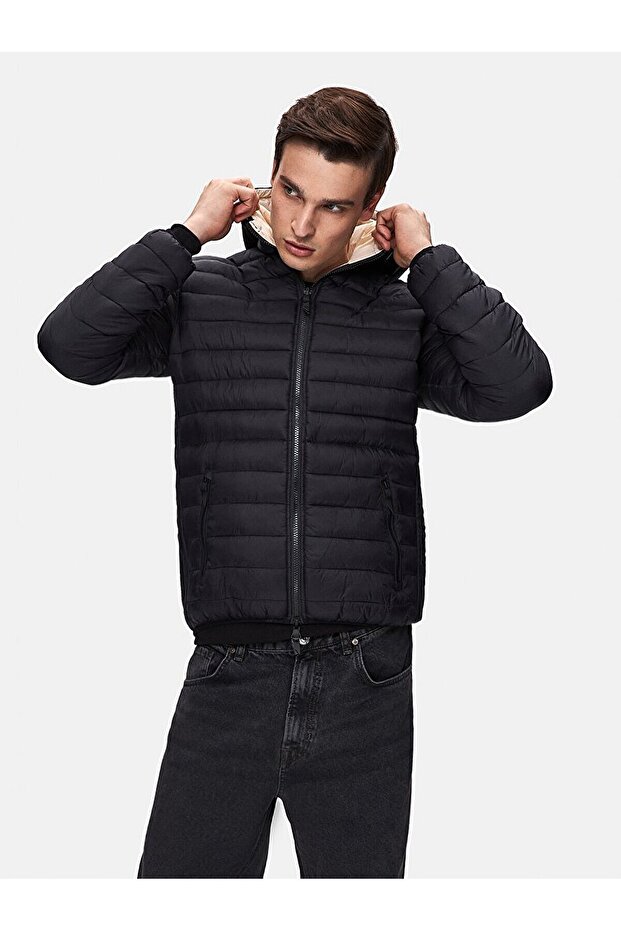 Kapüşonlu Düz Siyah Mont - 2