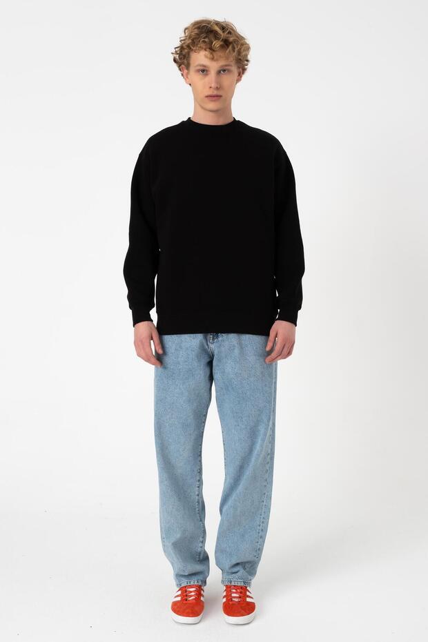 سويت شيرت رجالي أسود ذو رقبة دائرية مقاس كبير - 2