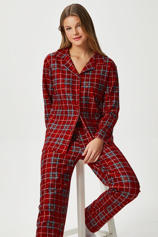 Kadın Nora Premium Kırmızı Ekose Süet Doku Düğmeli Yılbaşı Pijama Takımı - 1