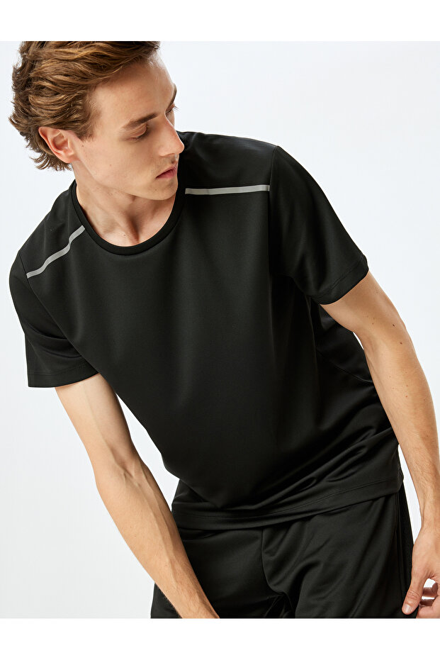 Short Sleeve Crew Neck Printed Sports T-Shirt