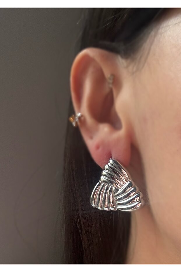 أقراط مخططة على شكل مثلث - 1