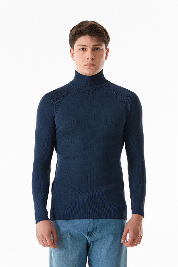 Basic Turtleneck Sweater - 5