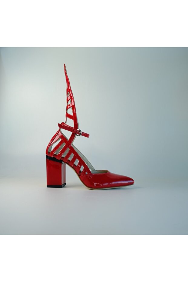 Stiletto B1028