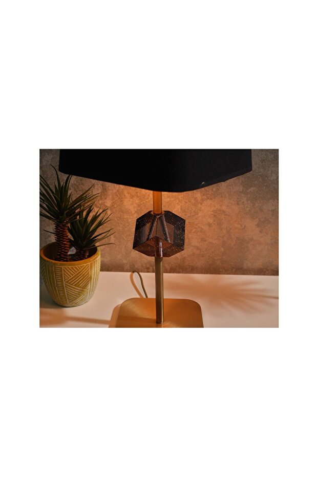 Lampadar Rante, Cupru'yu scurt etti - 3