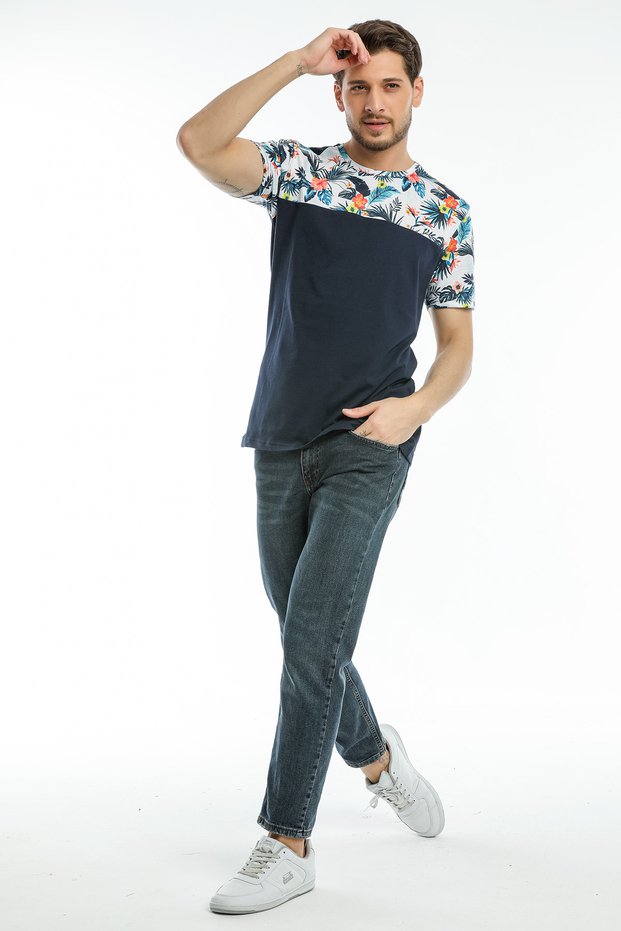 Men's Crew Neck Slim Fit Sleeve and Front Garnished T-Shirt Spr21y06