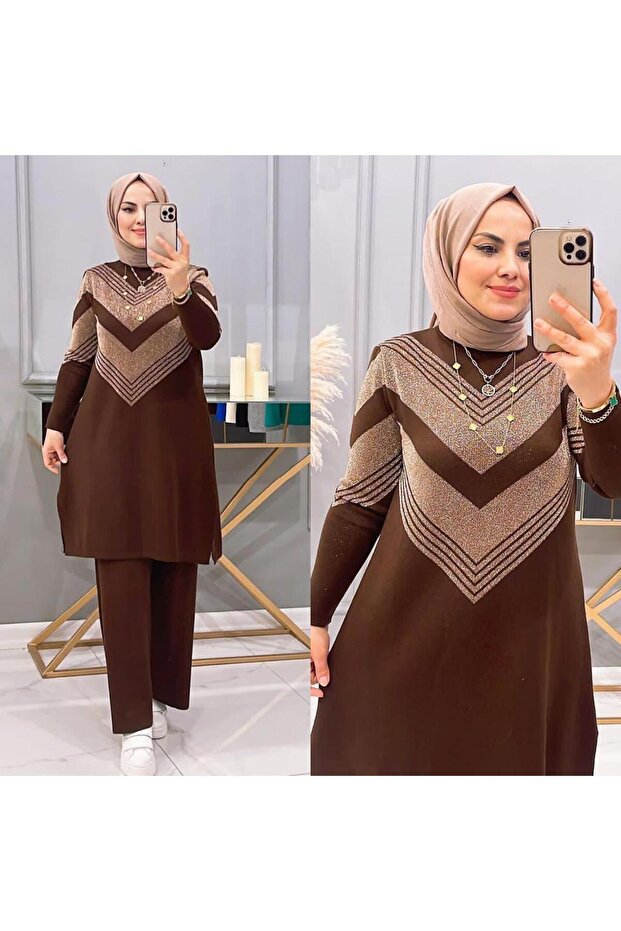 2-Piece Set for Women - Long Knitwear Tunic, Print Sweater and Pants