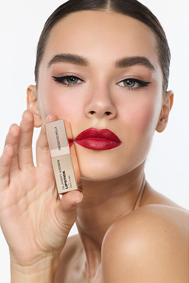 Trendyolmilla Beauty Avokado Yağı ile Nemlendiren Saten Bitişli Ruj ...